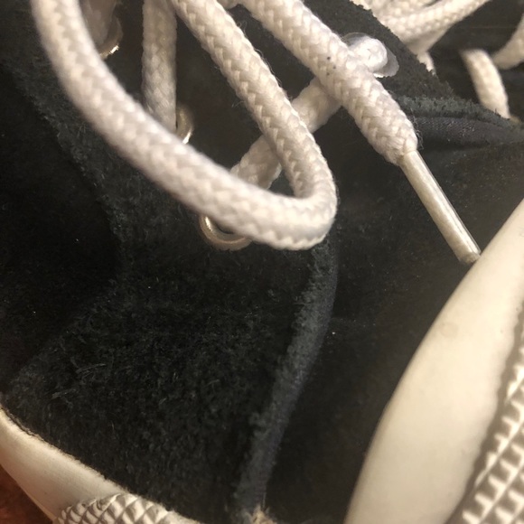 ✨🖤Retro Xhilaration mini-platform suede sneaks!🤍 - Picture 4 of 10